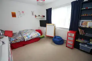 33 Fairview ParkImage 9