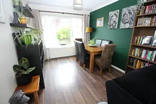 33 Fairview ParkImage 4