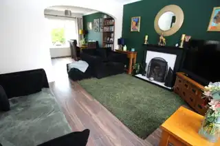 33 Fairview ParkImage 2