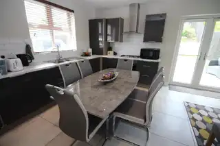 19 Ashbourne Manor SquareImage 6
