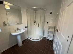 143B Lisburn RoadImage 7