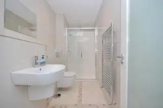 Apartment 1 2A Marlborough AvenueImage 5