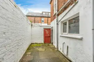 35 Haypark AvenueImage 22