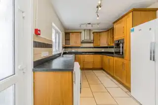35 Haypark AvenueImage 11