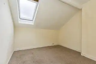 35 Haypark AvenueImage 18
