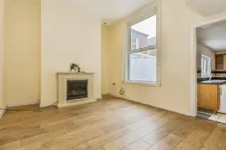 35 Haypark AvenueImage 9
