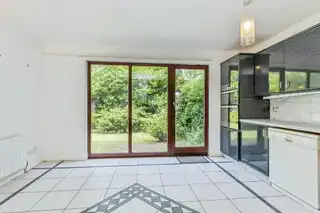 20 Briarwood ParkImage 8