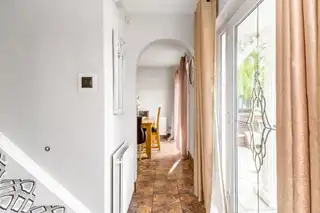 12 Vernon CourtImage 8