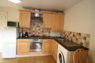 Flat 2 97 Eglantine AvenueImage 2