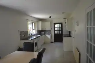 4 Roxborough HeightsImage 4