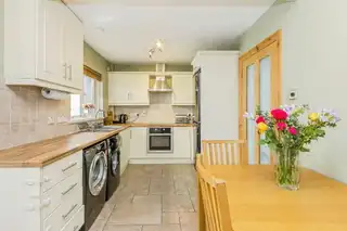 9 Roseville GardensImage 8
