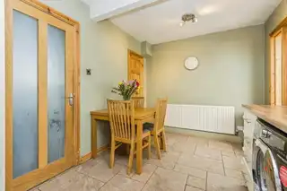 9 Roseville GardensImage 10