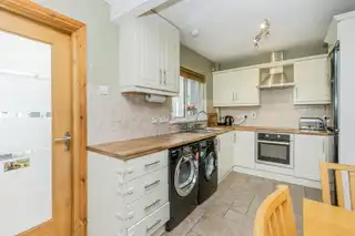 9 Roseville GardensImage 9