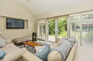 2 Stable LaneImage 18