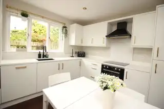 5 Downshire HallImage 4
