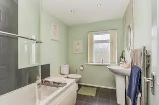 31 Coronation GardensImage 8