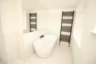 Apartment 8 Lady Ishbel BoulevardImage 17