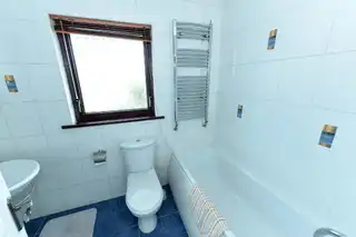 8 Rosslyn ParkImage 16