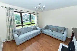 8 Rosslyn ParkImage 3