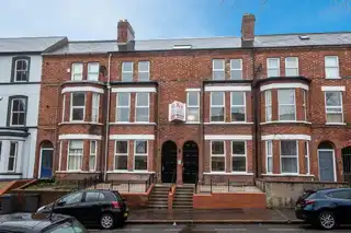 Image 1 for 2 16 Eglantine Avenue