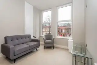 2 16 Eglantine AvenueImage 6