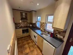 54 Sandhurst GardensImage 5