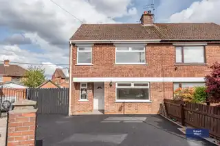 27 Killeaton GardensImage 2
