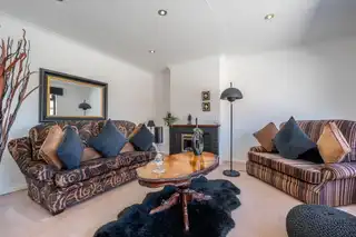 9 Leydene CourtImage 6