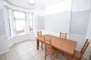 199 Alexandra Park AvenueImage 4