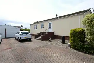 Image 1 for 9 Kingfisher Way