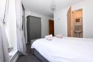 2 Harbour ViewImage 17