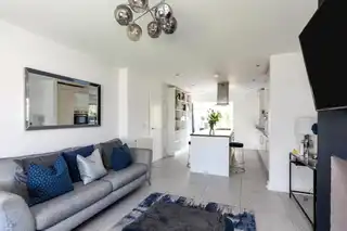 3 Aylesbury WalkImage 7