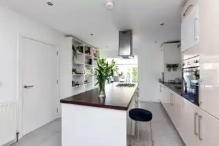 3 Aylesbury WalkImage 9