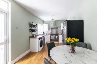 74 Willowbank GardensImage 11