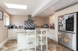 2 Chichester AvenueImage 17