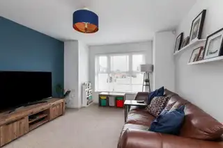 6 Foxton CrescentImage 7
