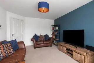 6 Foxton CrescentImage 6