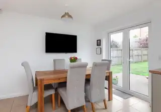 6 Foxton CrescentImage 8