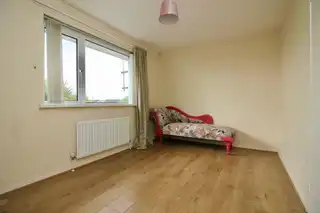 17 Derryclone GardensImage 9