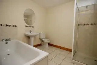 28 Glebe Hill ManorImage 7