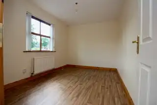 28 Glebe Hill ManorImage 4