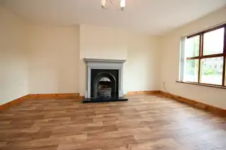 28 Glebe Hill ManorImage 3