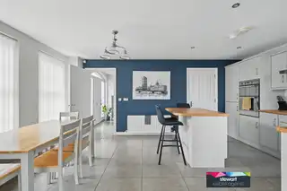 54 Harlow GreenImage 12