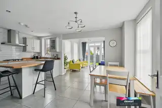 54 Harlow GreenImage 9