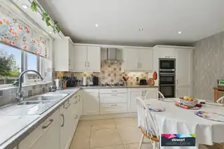 17 Kensington ManorImage 10