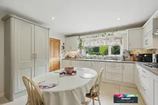 17 Kensington ManorImage 8