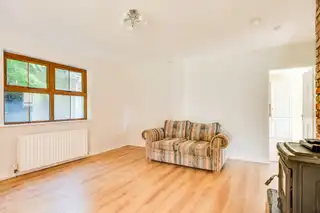4 Shankill RoadImage 7