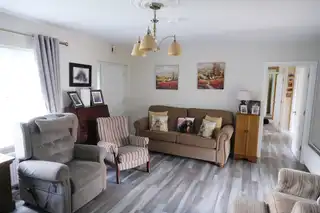 61 Glenwood GardensImage 5