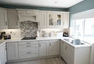 61 Glenwood GardensImage 8