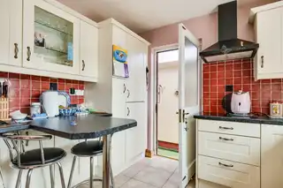 5 Meadow LaneImage 8